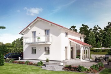 FingerHaus MEDLEY 211 – zweigeschossiges Einfamilienhaus mit hellem Satteldach und weißer Fassade. Sichtbar sind ein Balkon, eine überdachte Terrasse mit Glasverkleidung sowie ein gepflegter Garten mit Rasen und Blumenbeeten.