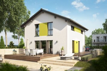 FingerHaus MEDLEY 200 – modernes zweigeschossiges Einfamilienhaus mit Satteldach, weißer Putzfassade und gelben Fassadenelementen. Im Vordergrund eine große Holzterrasse mit Esstisch und Liege, umgeben von Garten, Rasen und Pflanzbeeten.