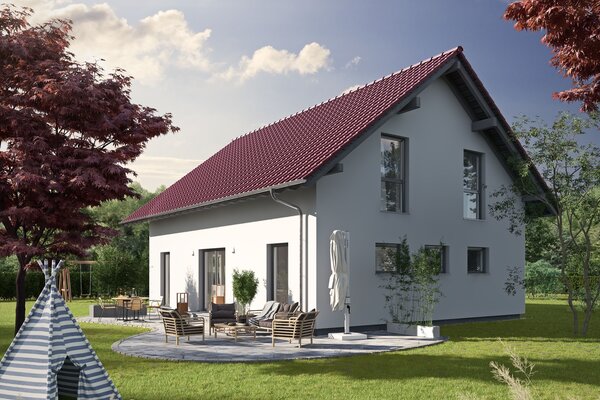 Fertighaus FingerHaus JUNO 402 mit rotem Dach, heller Fassade und gepflegtem Garten mit Rasen, Pflanzen und Bäumen unter blauem Himmel.