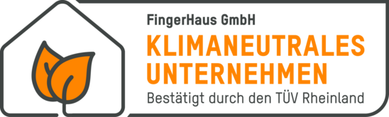 Logo von FingerHaus GmbH mit Schriftzug „Klimaneutrales Unternehmen – bestätigt durch den TÜV Rheinland“ auf weißem Hintergrund mit Haus- und Blatt-Symbol.