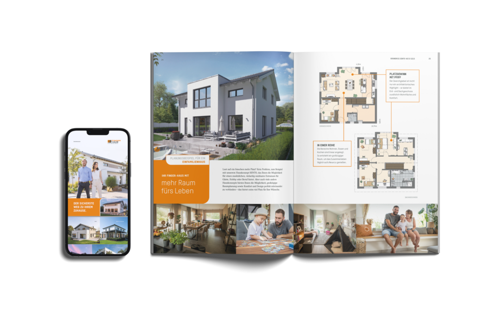 Mock-up-Darstellung mit Smartphone und aufgeschlagener Broschüre, sichtbar sind Hausvisualisierung, Grundrisse, Textseiten und mehrere Wohnszenen