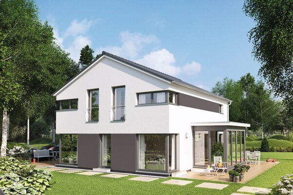 FingerHaus MEDLEY 410 – modernes zweigeschossiges Einfamilienhaus mit Satteldach, weiß-grauer Fassade und großen Fenstern. Im Garten befinden sich eine Terrasse mit Sitzmöbeln, ein Spielbereich mit Rutsche, Rasenfläche und Steinweg.