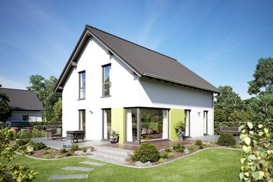 Visualisierung des Hauskonzepts MEDLEY 310 B S130 von FingerHaus mit modernem Satteldach und großzügigem Gartenbereich.