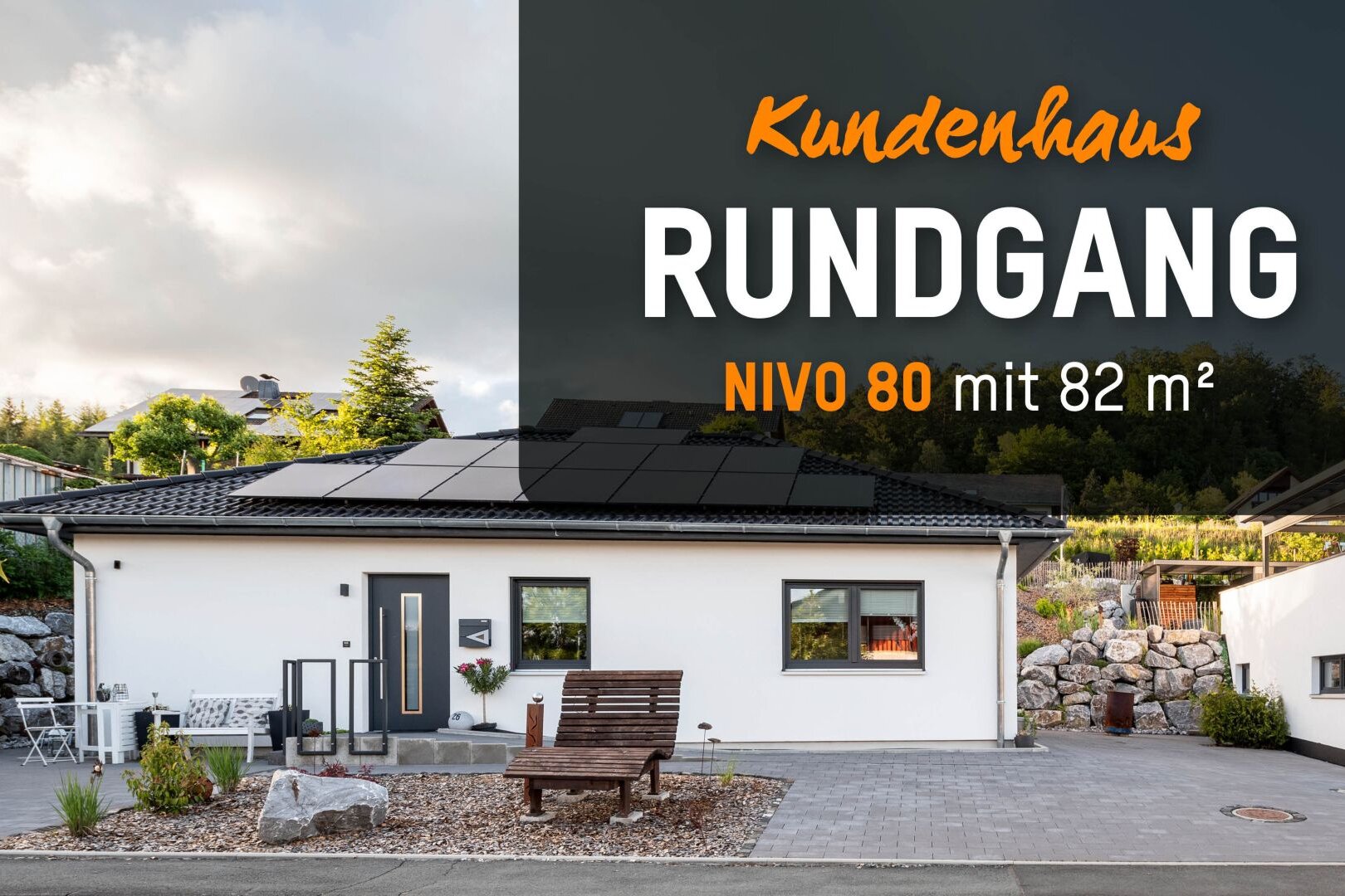 Thumbnail für einen FingerHaus-Kundenhausrundgang mit einem eingeschossigen Bungalow NIVO 80, Photovoltaikanlage und eingeblendeter Aufschrift „Kundenhaus Rundgang – NIVO 80 mit 82 m²“.