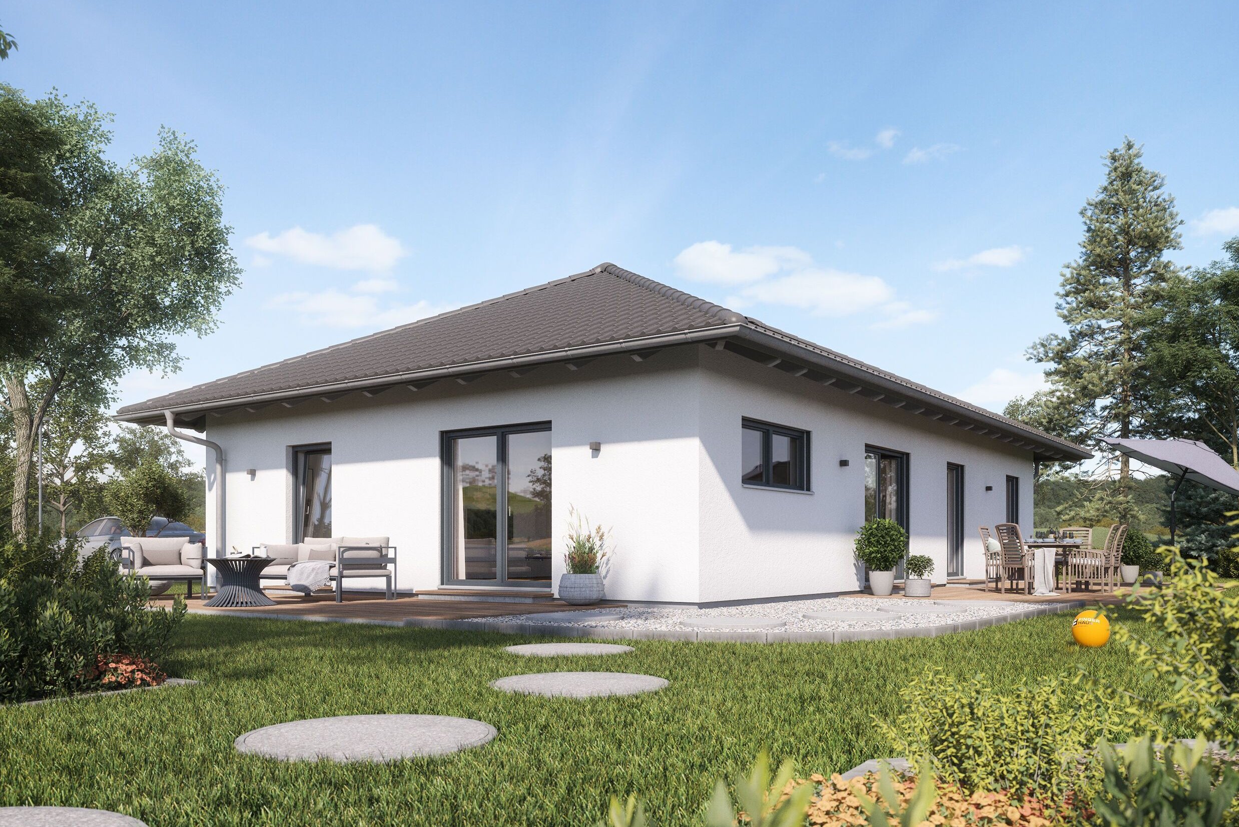 Fotorealistische Visualisierung des FingerHaus NIVO 105 W, eines modernen Bungalows mit Walmdach. Das Haus verfügt über große Fenster, eine gemütliche Terrasse und liegt in einem gepflegten Garten unter blauem Himmel.